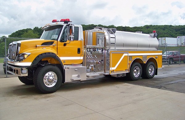 new Pierce commercial fire tanker - new fire apparatus sales in PA - driver side