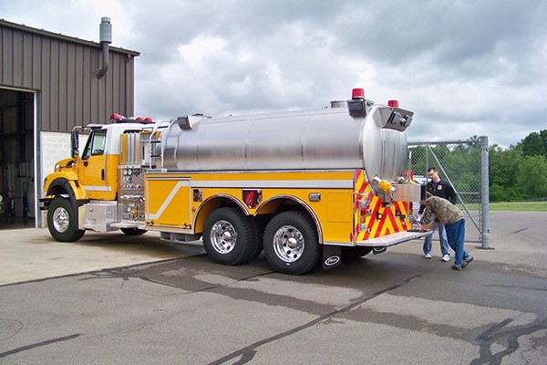 new Pierce commercial fire tanker - new fire apparatus sales in PA - driver rear