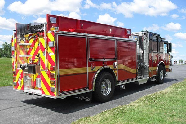 Pierce Saber fire engine pumper tanker - new fire apparatus sales in PA - passenger rear