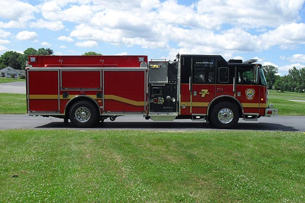 Pierce Saber fire engine pumper tanker - new fire apparatus sales in PA - passenger side