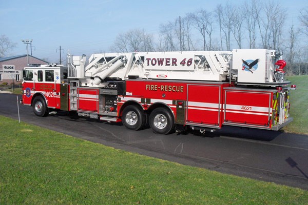 Pierce Arrow XT midmount platform fire truck - new mid-mount aerial sales in PA - driver rear