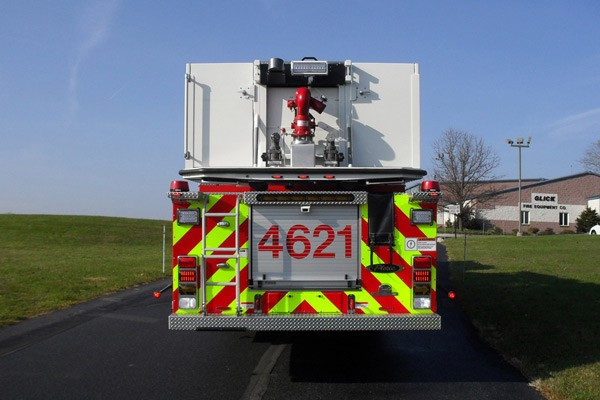 Pierce Arrow XT midmount platform fire truck - new mid-mount aerial sales in PA - rear