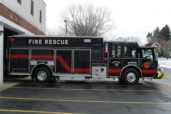 Pierce Dash fire engine pumper - new fire apparatus sales in Pennsylvania - passenger side