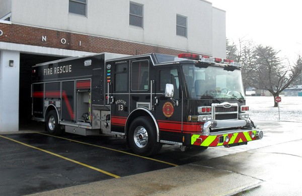 Pierce Dash fire engine pumper - new fire apparatus sales in Pennsylvania - passenger front