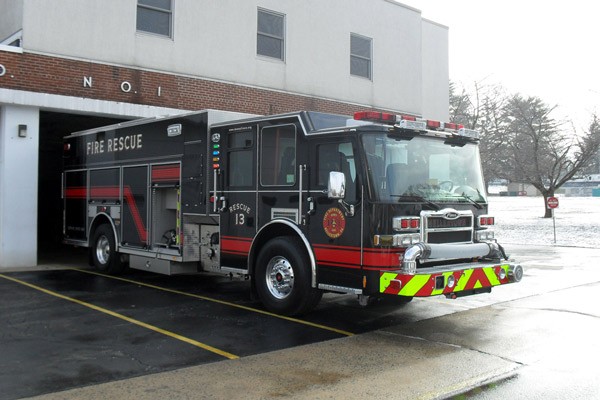 Pierce Dash fire engine pumper - new fire apparatus sales in Pennsylvania - passenger front