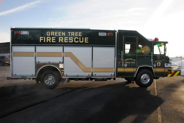 Pierce Quantum rescue fire apparatus - new fire rescue truck sales in PA - passenger side