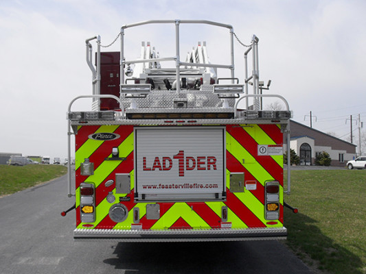 Pierce Velocity Heavy Duty Aerial - 105' Ladder Fire Truck