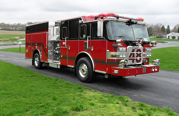 Hershey VFC - 2011 Pierce Arrow XT pumper - Passenger front