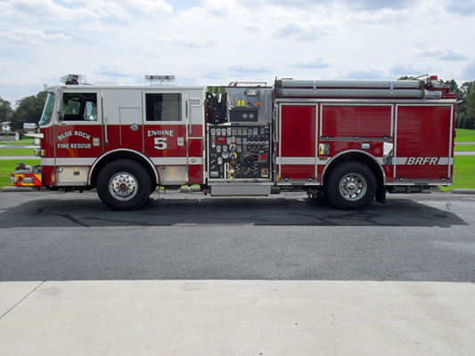 Blue Rock Fire Rescue - Engine 905 - Pierce Arrow XT Pumper Truck - Driver Side