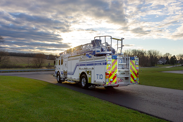 Pierce Arrow XT - 75' Aerial Ladder - Fire Truck 10 - Driver Rear