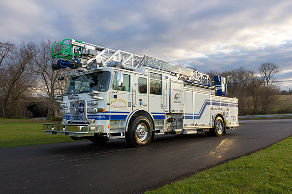 Pierce Arrow XT - 75' Aerial Ladder - Fire Truck 10 - Driver Front