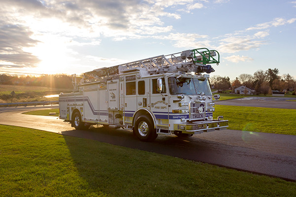 Pierce Arrow XT - 75' Aerial Ladder - Fire Truck 10 - Passenger Front