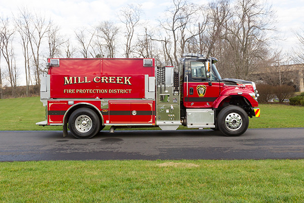 Mill Creek VFC - Pierce International Fire Truck Tanker - Passenger Side