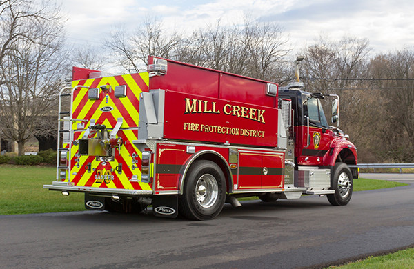 Mill Creek VFC - Pierce International Fire Truck Tanker - Passenger Rear