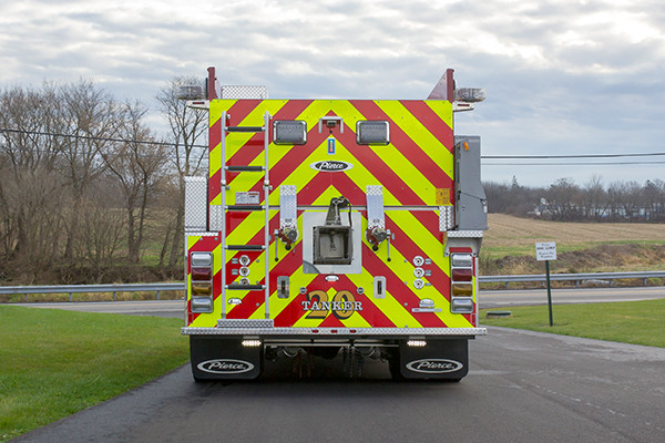 Mill Creek VFC - Pierce International Fire Truck Tanker - Rear