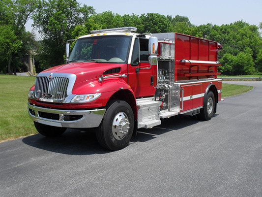 Fire Truck - 2011 Pierce International Dry Side Tanker - driver front