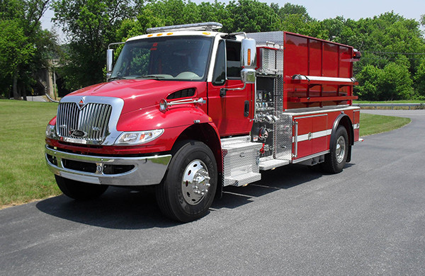 Fire Truck - 2011 Pierce International Dry Side Tanker - driver front