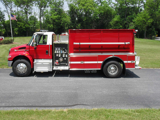 Fire Truck - 2011 Pierce International Dry Side Tanker - driver side