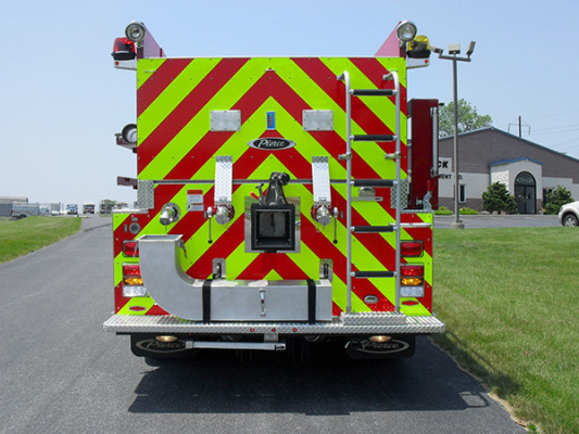 Fire Truck - 2011 Pierce International Dry Side Tanker - rear