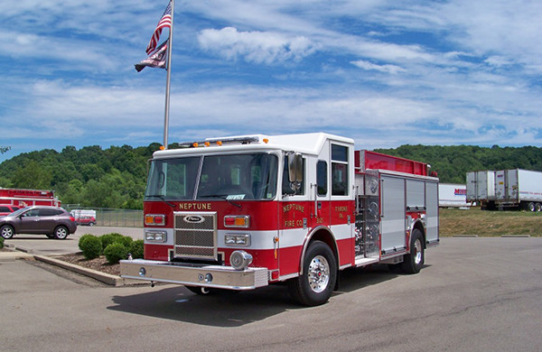 2011 Pierce Saber Pumper Tanker - driver front view