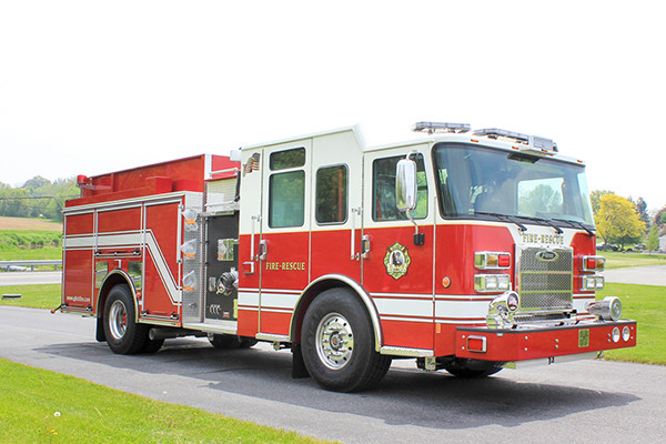 2014 Pierce Saber FR pumper - traditional fire engine - passenger front