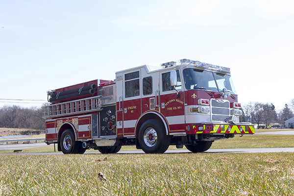 2016 Pierce Arrow XT pumper - fire engine - passenger front