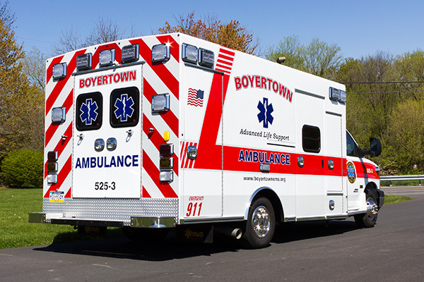 2016 Braun Chief XL type III ambulance - Chevy G4500 - passenger rear