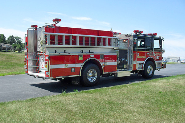 24348 Pierce Arrow XT pumper - Rohrerstown FC - passenger rear