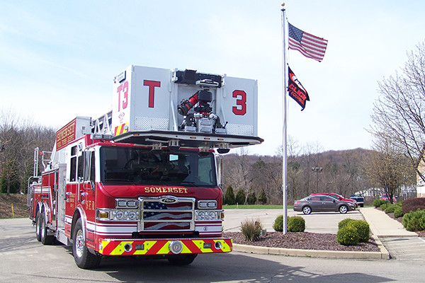 29146 Pierce Velocity 100' aerial platform - fire truck - passenger front