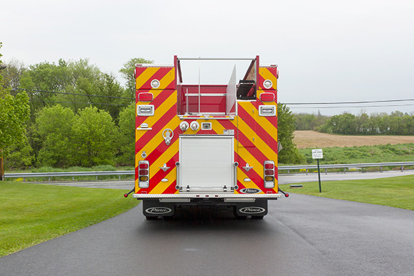 Pierce Saber FR pumper - fire engine - rear