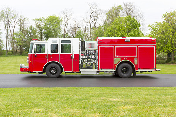 Pierce Saber FR pumper - fire engine - driver side