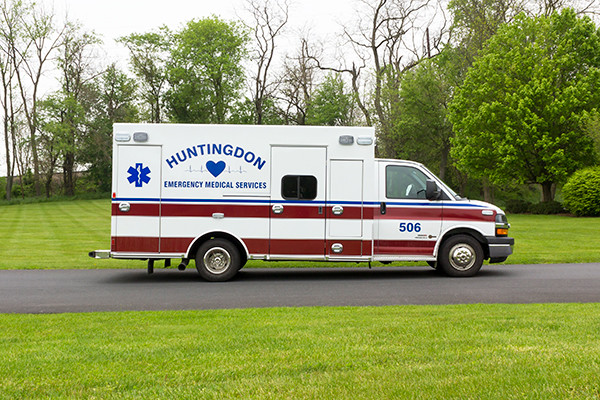 Braun Chief XL Type III ambulance - Huntingdon Ambulance Authority - passenger side