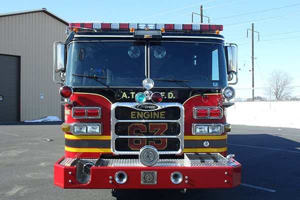 2010 Pierce Arrow XT - pumper fire engine - front