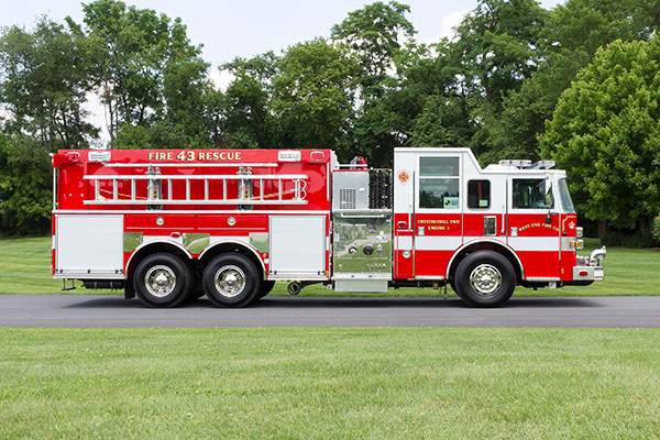 2016 Pierce Arrow XT - tanker pumper fire engine - passenger side