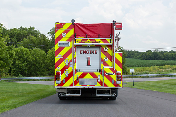 2016 Pierce Arrow XT - tanker pumper fire engine - rear