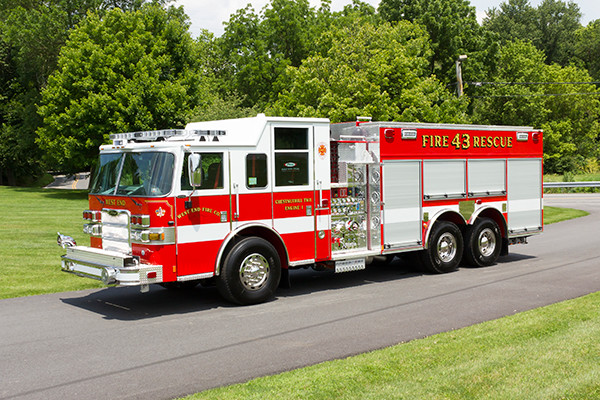 2016 Pierce Arrow XT - tanker pumper fire engine - driver front