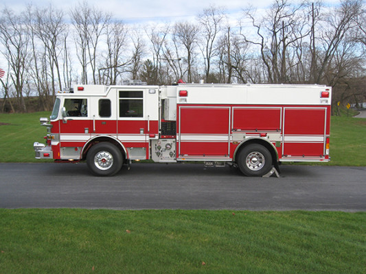 2009 Pierce Arrow XT - PUC rescue pumper fire engine - driver side