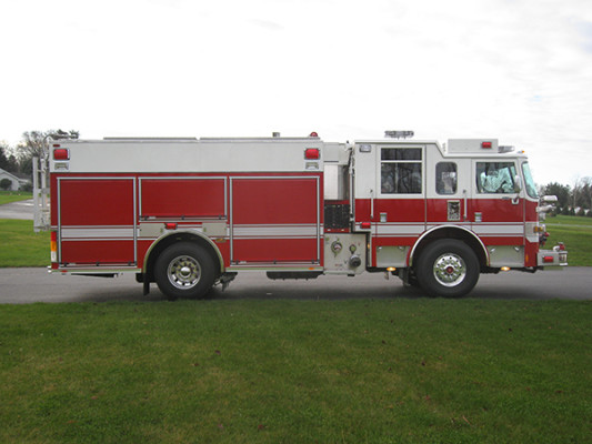 2009 Pierce Arrow XT - PUC rescue pumper fire engine - passenger side