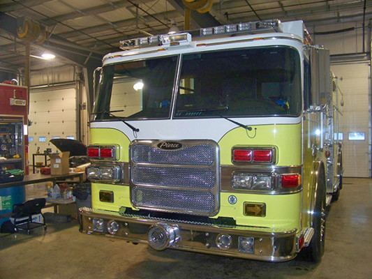 2009 Pierce Arrow XT PUC rescue pumper - fire engine - front