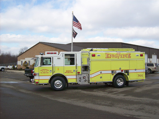 2009 Pierce Arrow XT PUC rescue pumper - fire engine - driver side