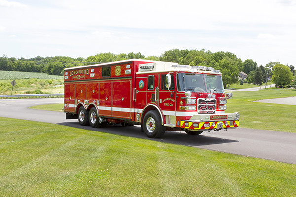 new 2016 Pierce Arrow XT walk-in heavy rescue - fire rescue truck - passenger front