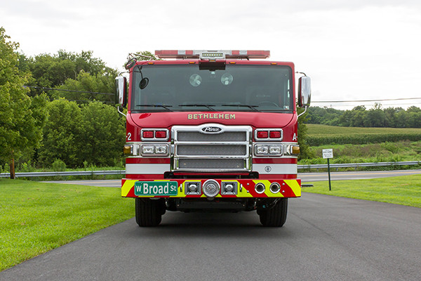 2016 Pierce Velocity mid-mount - 95' aerial platform fire truck - front