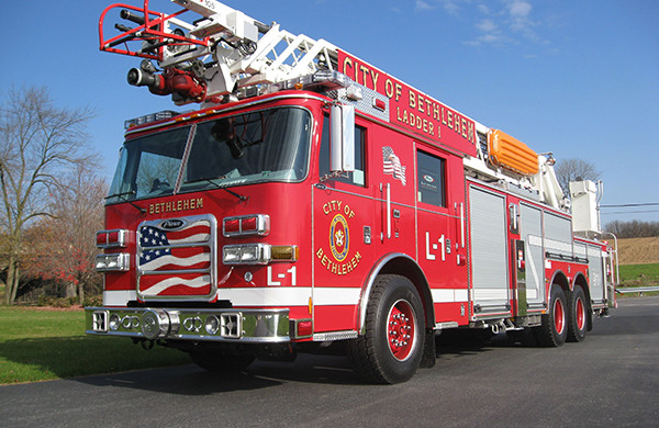 2009 Pierce Arrow XT - new aerial ladder truck - driver front