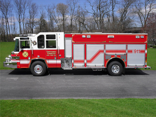 2010 Pierce Quantum PUC pumper - custom fire engine - driver side