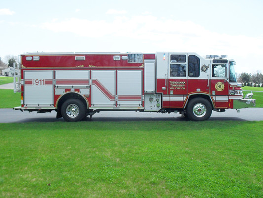 2010 Pierce Quantum PUC pumper - custom fire engine - passenger side