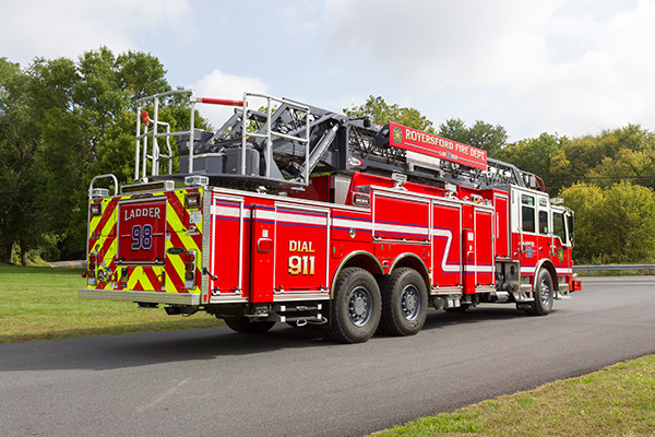 new 105' aerial ladder fire truck - 2016 Pierce Velocity PUC - passenger rear