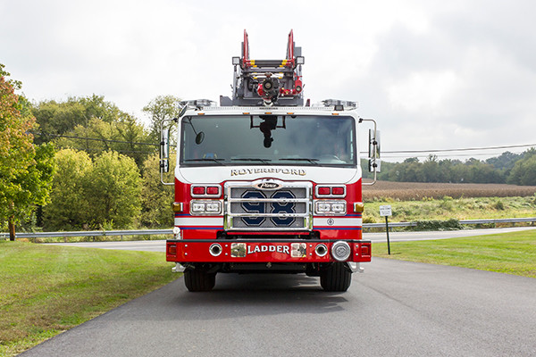 new 105' aerial ladder fire truck - 2016 Pierce Velocity PUC - front