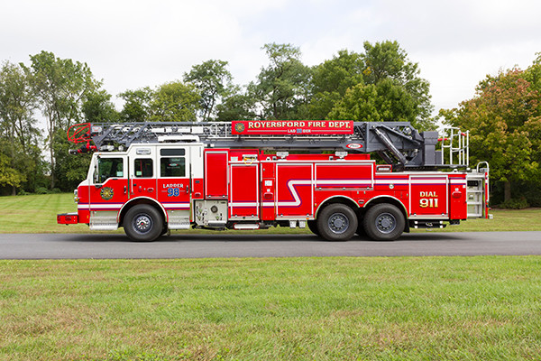 new 105' aerial ladder fire truck - 2016 Pierce Velocity PUC - driver side