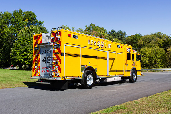 new rescue fire truck - non-walk-in fire rescue - 2016 Pierce Arrow XT - passenger rear