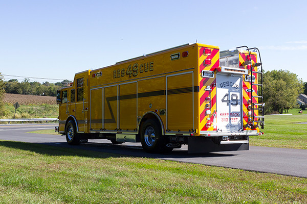 new rescue fire truck - non-walk-in fire rescue - 2016 Pierce Arrow XT - driver rear